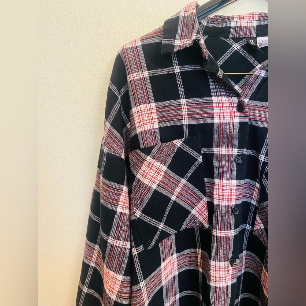 H&M Checkered/Plaid Flannel Size S